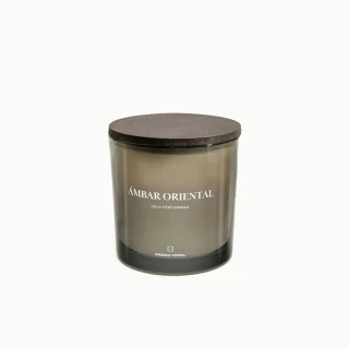 Vela aromática con olor a Madera